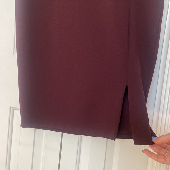 Perfect Merlot dress for work or an evening out - Picture 2 of 6